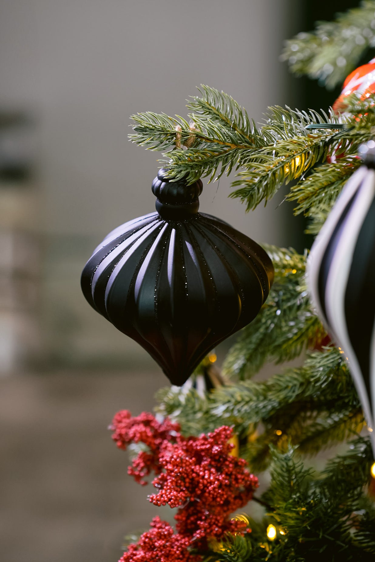 black and white Christmas tree with rmodern black glitter ornaments