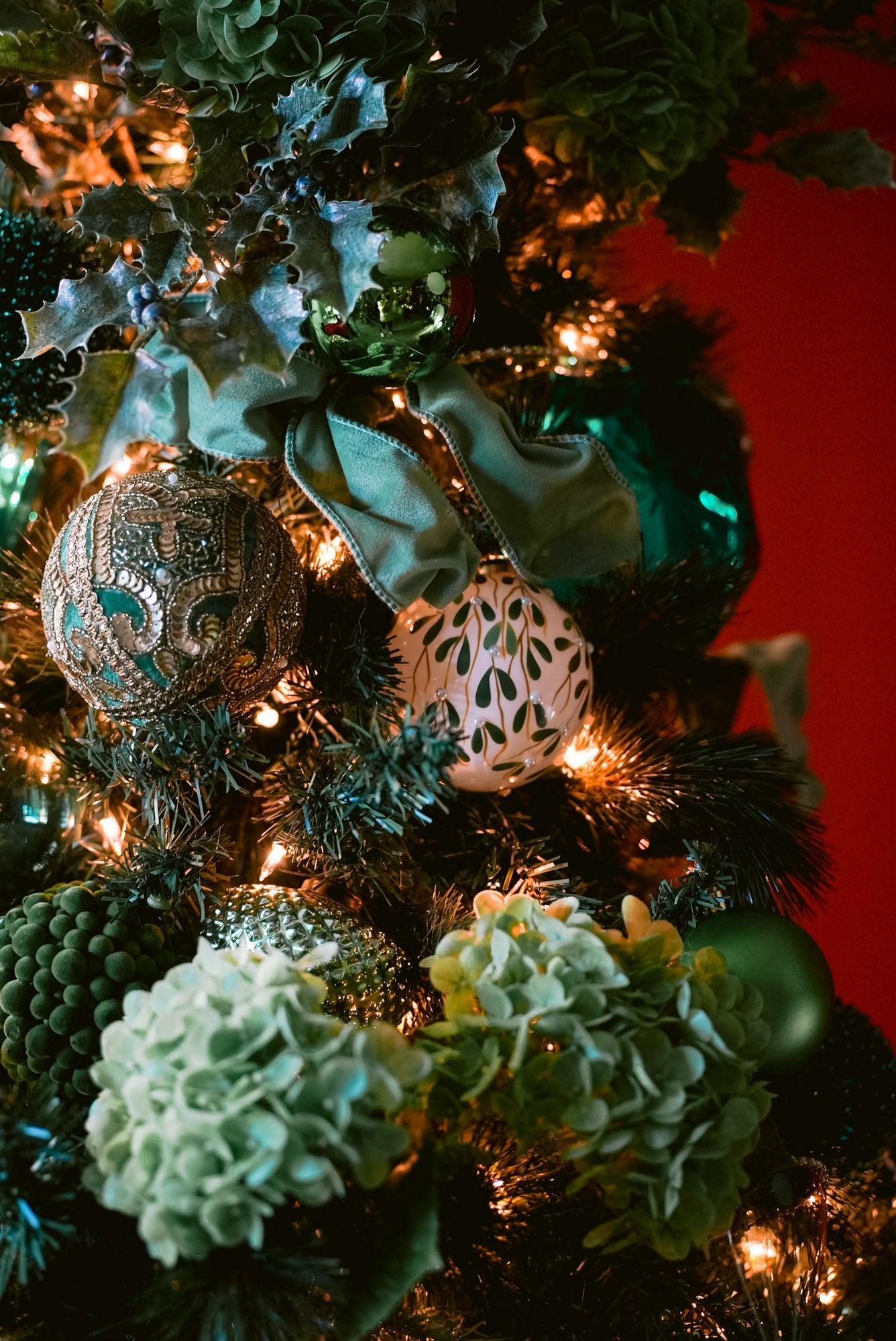 Green Christmas Tree - Green Christmas Tree Ornaments and Floral Sprays