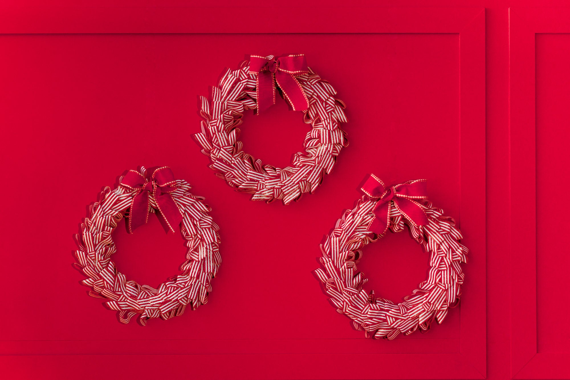 Red and white Christmas wreaths 