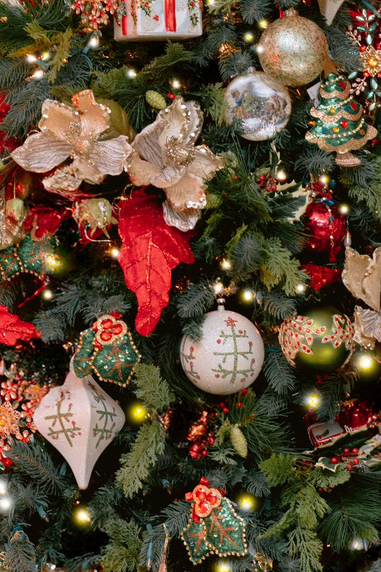 Gift Box Christmas Tree - Classic Red, White, and Green Christmas Tree