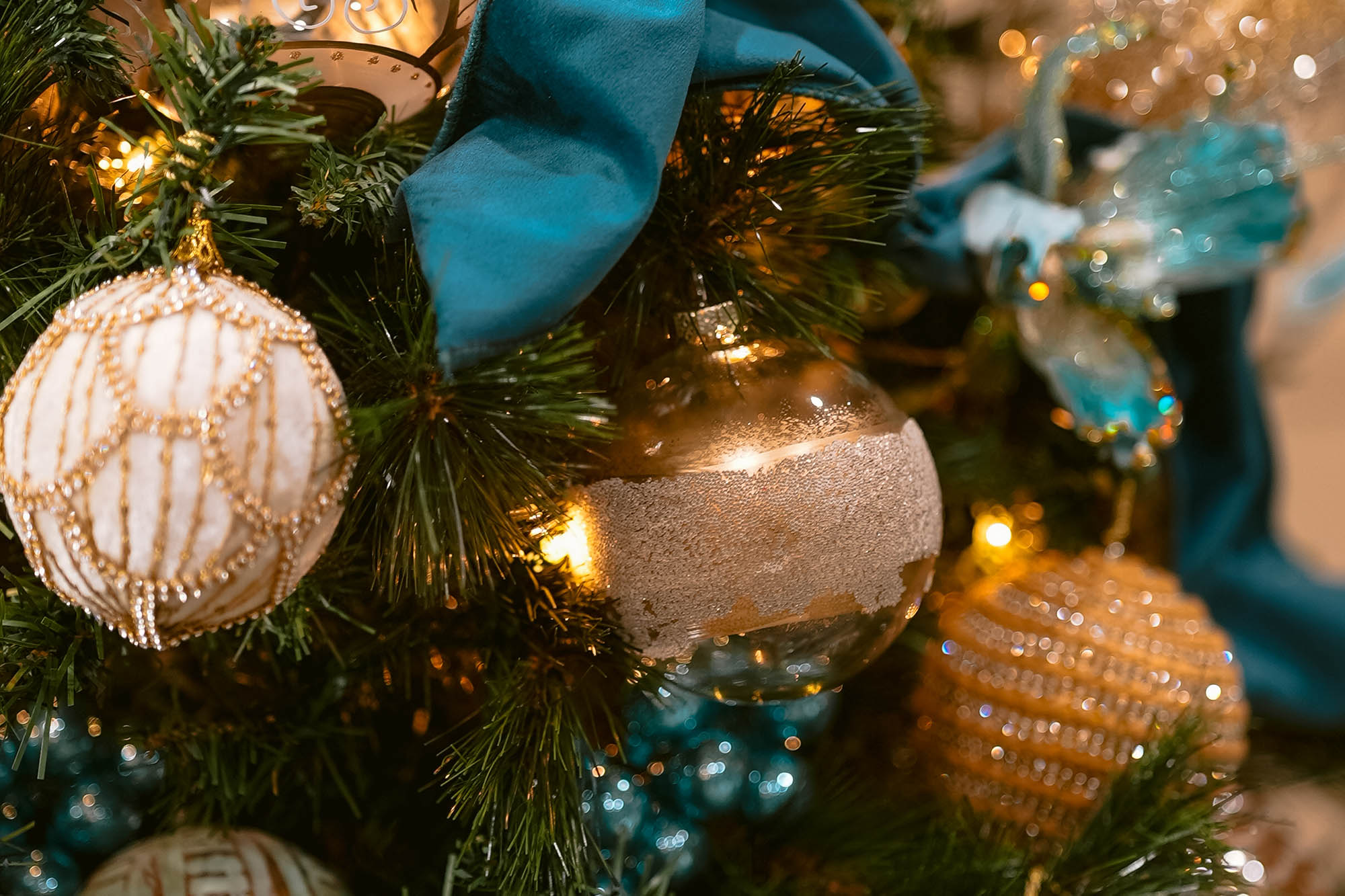 Teal and Gold Christmas Tree 